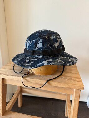blue camo bucket fishing hat size 7 1/4 made in usa like new